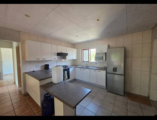 2 BEDROOM PROPERTY TO RENT IN VANDERBIJLPARK SW 5
